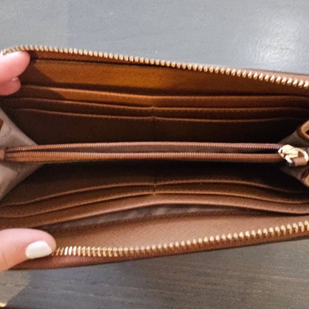 Michael Kors Luggage Brown Jet Set Travel Large Leather Continental Wallet - Picture 5 of 7
